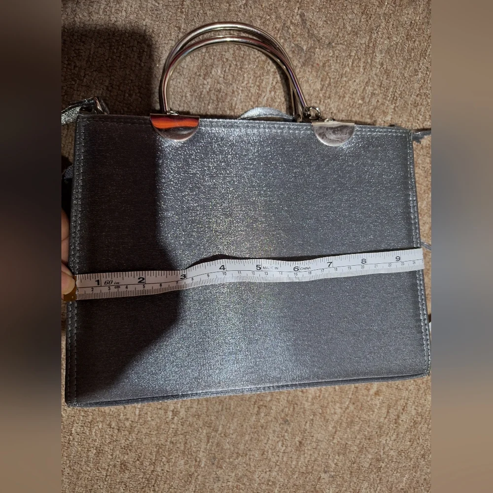 Sleek Silver  Bag with Metallic Finish